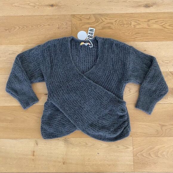 Urban Outfitters - Cross Over Front Knit Sweater in Gray - Picture 1 of 5